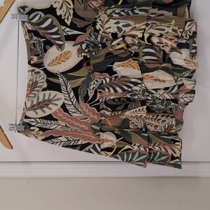 REITMANS TROPICAL RUFFLE MINI SKIRT SIZE 4